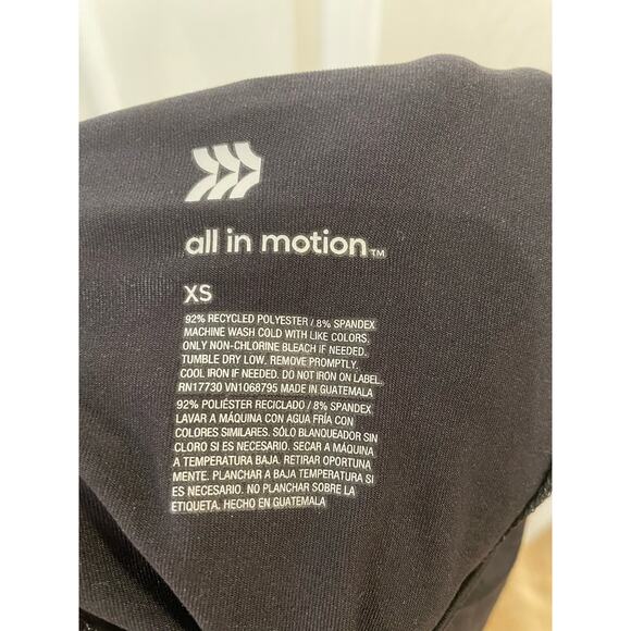 All In Motion Womens XS Cropped Long Sleeve Athletic Workout Gym Top Black NWOT - Picture 4 of 4